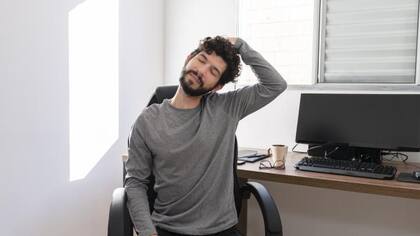 Los ejercicios de estiramiento son una práctica para alargar los músculos, aumentar la flexibilidad y el rango de movimiento de las articulaciones
Foto: iStock