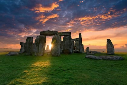 Los elementos de Stonehenge están alineados con la salida y la puesta del Sol durante los solsticios