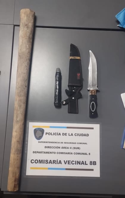 Los elementos secuestrados a la patota de Camioneros que amenazó a empleados de dos empresas de transporte durante el paro general