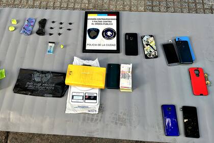 Los elementos secuestrados en Balvanera.