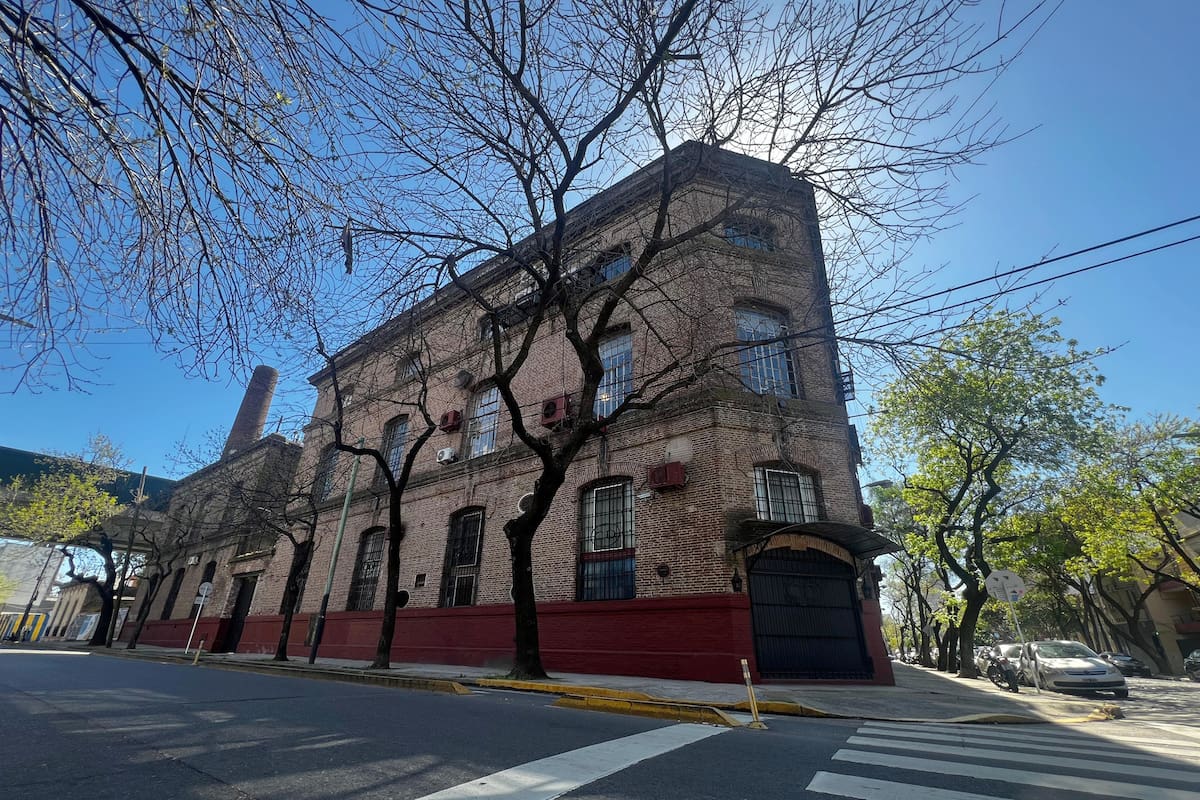 Los emblemáticos lofts de la calle Darwin fueron sede de Casa FOA y un éxito de venta inmobiliaria después de la muestra de interiorismo