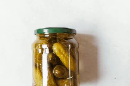 Los empacadores de encurtidos que fueron arrestados en 1948 fueron acusados de la adulteración y falsa representación de productos alimenticios
