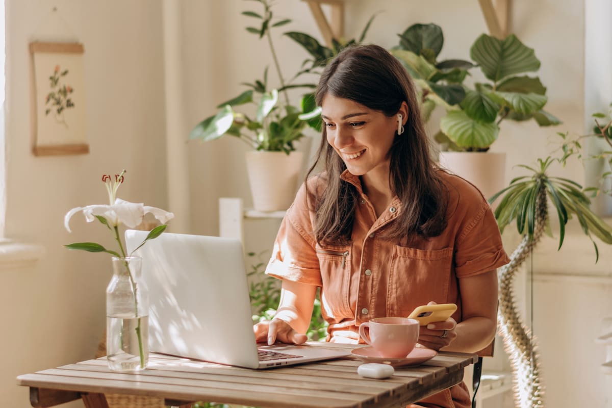 Los empleadores y los solicitantes de empleo tienen ideas muy variadas de lo que realmente significa un trabajo calificado de nivel inicial, pero existen excepciones especialmente en trabajos remotos