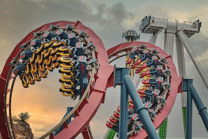 Los empleados de Six Flags a cargo de las máquinas reciben capacitaciones especiales para la seguridad de los visitantes