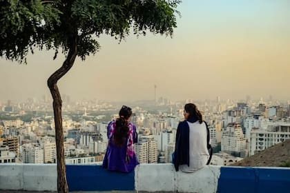 Los empleos en el sector público no siempre están abiertos a las mujeres que no usan algunas de las formas más estrictas de hiyab