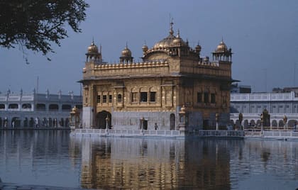 Los enfrentamientos entre la facción violenta de los sijs y el gobierno de India se incrementó luego de una redada oficial al Templo Dorado, que los sijs habían tomado como propio (Foto: Getty Images)