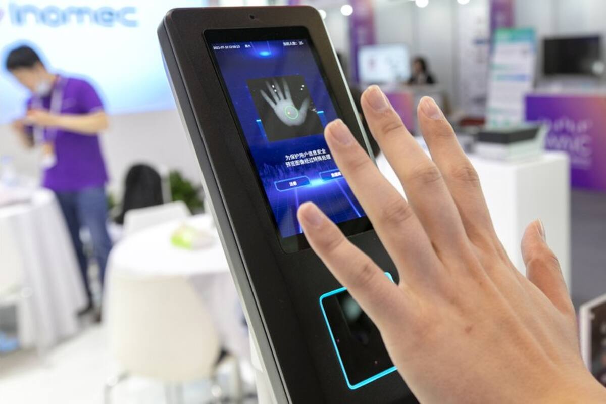 Los escáneres reconocen a una persona por el distintivo entramado de venas dentro de su mano.