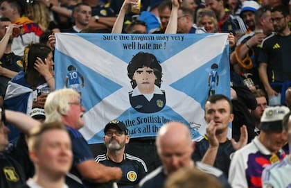 Los escoseses aman a Diego Maradona (Foto: X)