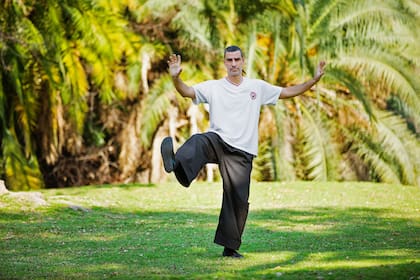 Los especialistas coinciden en que la mejor manera de aprender es fluyendo con el movimiento que indica el instructor y que el resto de los alumnos imita
