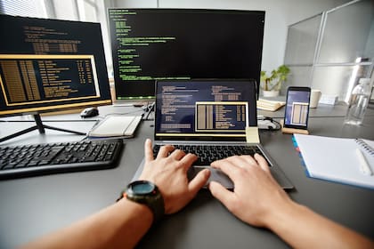 Los especialistas coinciden en que los programadores deben usar la IA
