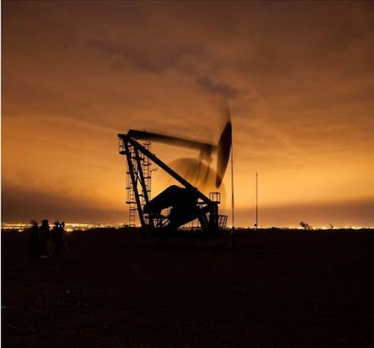 Los especialistas también recomiendan invertir en títulos de empresas petroleras ante la incertidumbre que también se vive a nivel mundial
