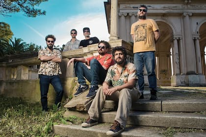 Los Espíritus antes de su show del 7 de octubre en el Polideportivo de La Plata