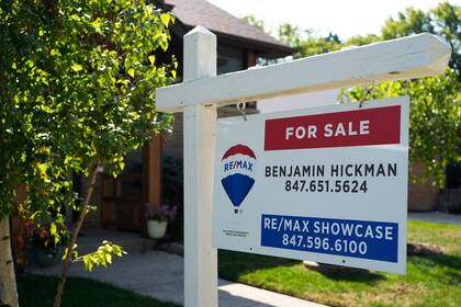 Los estrictos requisitos de crédito y documentación hacen que el mercado de alquiler sea inaccesible para muchos, especialmente para los inmigrantes y personas sin historial crediticio local
