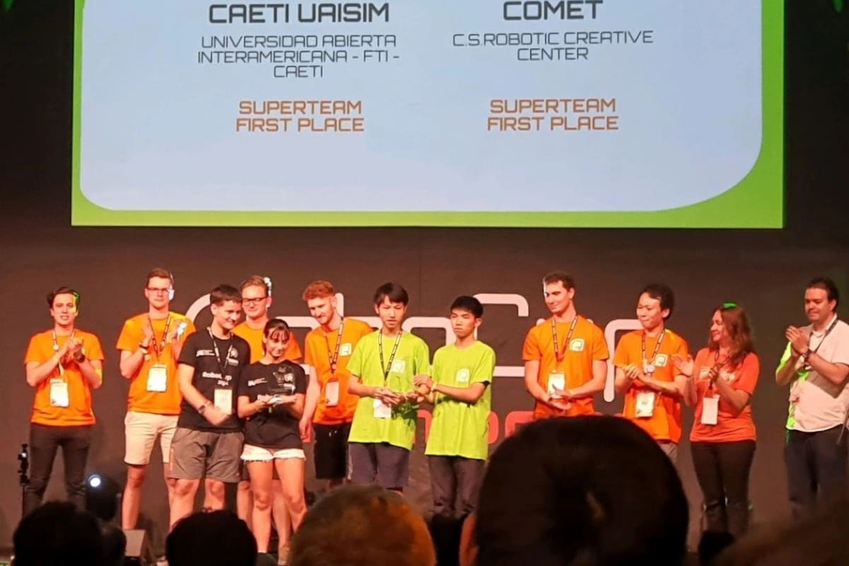 Los estudiantes argentinos con sus pares taiwaneses alcanzaron la máxima posición en su categoría en el Mundial de Robótica 2024