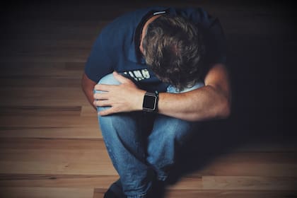 Los estudios publicados describen que la depresión posparto aparece en alrededor de uno de cada 10 hombres (10,4%)