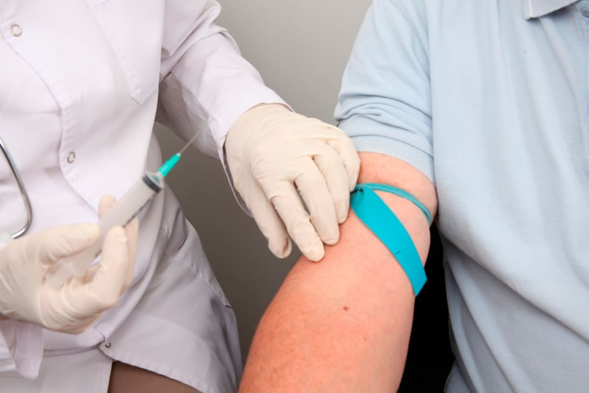 Los exámenes hormonales ayudan a detectar el mal funcionamiento de la glándula tiroides.