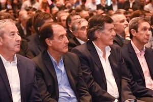 Los exgobernadores de Mendoza Julio Cobos, Roberto Iglesias, Arturo Lafalla, Rodolfo Gabrielli y José Octavio Bordón
