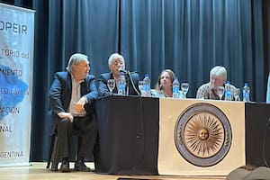 Los exministros Jorge Taiana y Nilda Garré en la presentación del Centro Argentino para la Defensa Nacional y la Soberanía