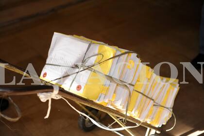 Los expedientes de Cristina al llegar a Comodoro Py, imágenes exclusivas de L ANACION