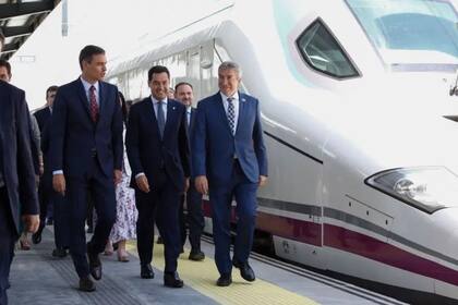 Los expertos alertan que en el diseño de la red española de alta velocidad han imperado criterios políticos antes que los de beneficio público.