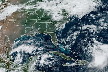 Los expertos del clima se mantienen vigilantes del desarrollo de un nuevo fenómeno en el Golfo de México, que llegaría a Florida