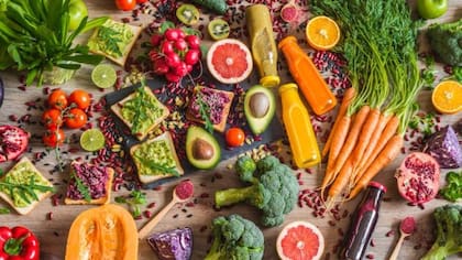 Los expertos dicen que es importante comer alimentos de base vegetal pero variados