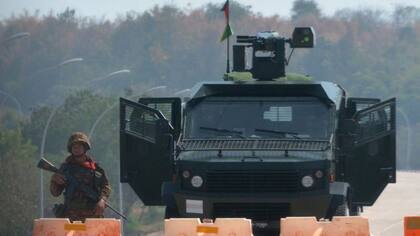 Militares tomando el poder en Myanmar