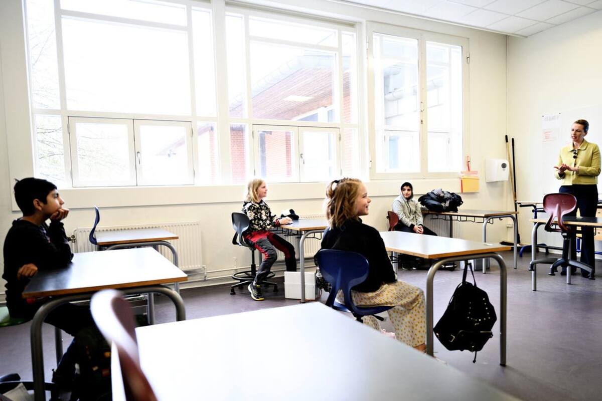 Los expertos son cautelosamente optimistas de que regresar a la escuela no empeora la epidemia. Pero hay advertencias.