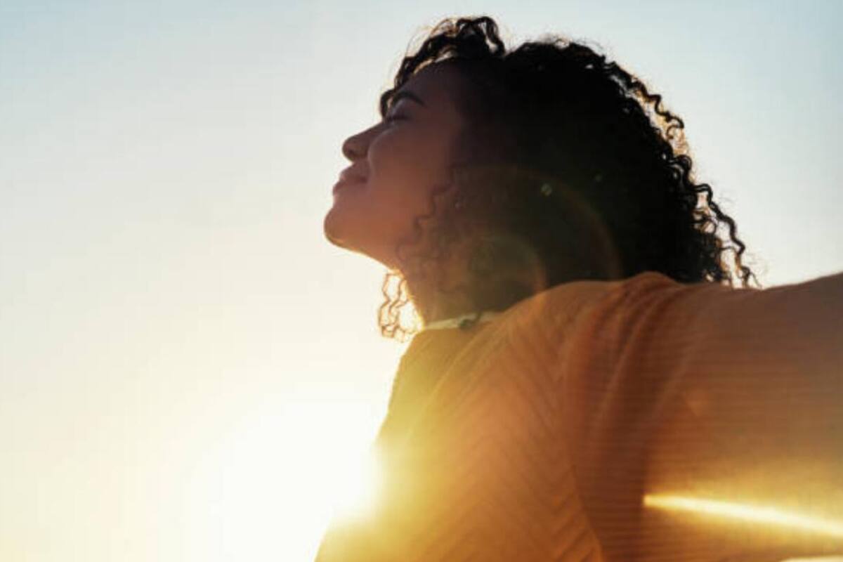 Los expertos subrayan que la felicidad es un proceso dinámico que demanda esfuerzo y atención (Foto: iStock)