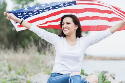 Los extranjeros pueden volverse ciudadanos de Estados Unidos a través de un trámite