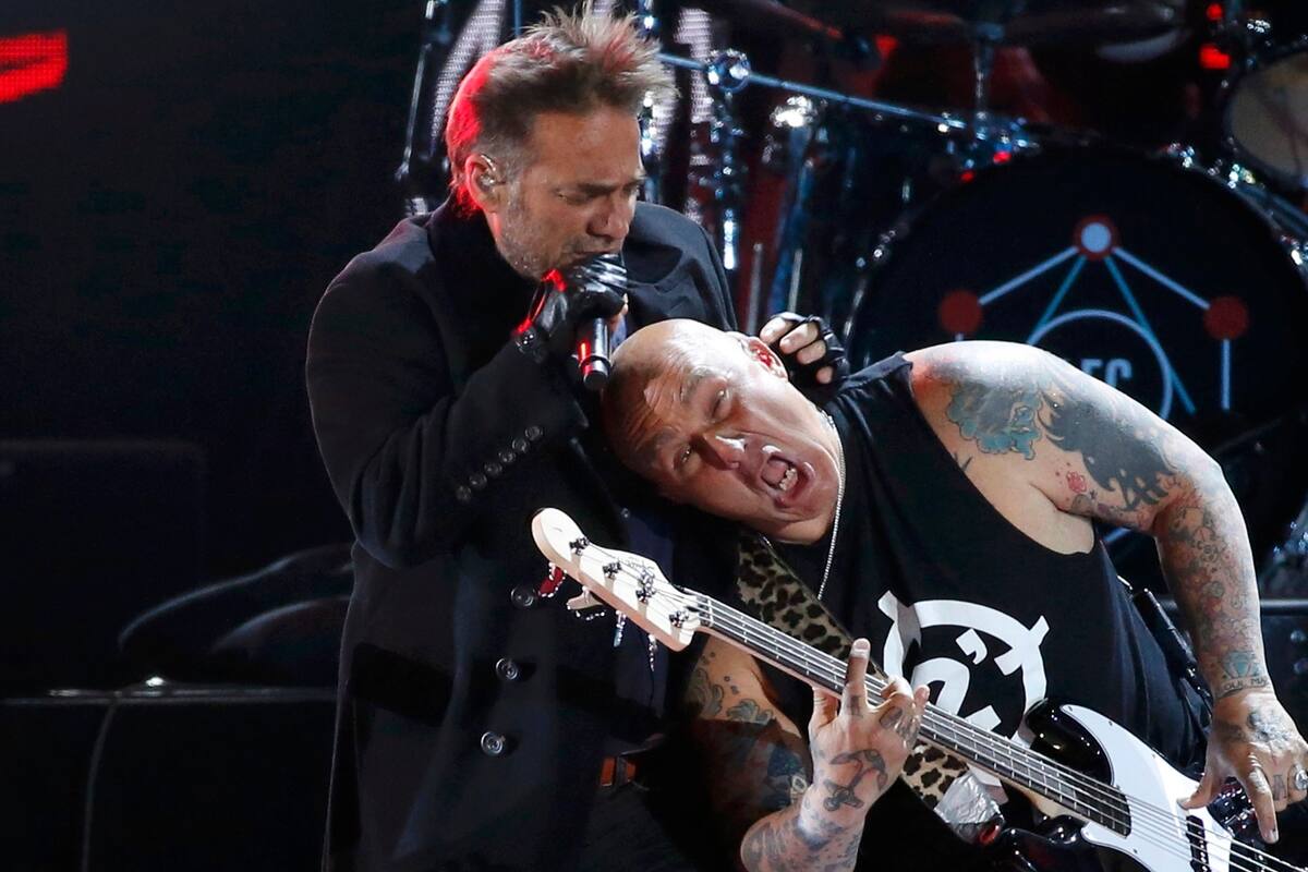 Los Fabulosos Cadillacs, durante los Grammy latino 2016