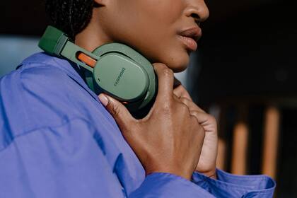 Los Fairbuds XL son auriculares inalámbricos que se pueden desarmar en once partes; están diseñados para ser reparados en forma sencilla y así extender su vida útil