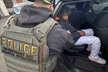 Los familiares de los dos venezolanos detenidos dieron una versión diferente a la del DHS sobre el momento de la detención del ICE