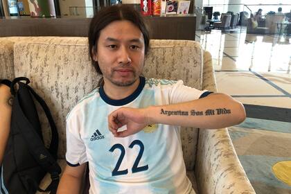 Los fanáticos chinos que alientan por la Argentina