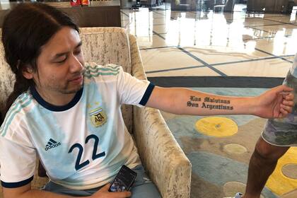 Los fanáticos chinos que alientan por la Argentina