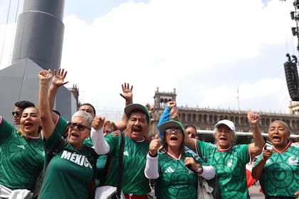 Los fanáticos mexicanos en la fan zone