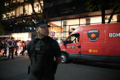 Los fans de Payne se acercaron de inmediato al hotel Casa Sur del barrio de Palermo cuando trascendió la muerte del cantante
