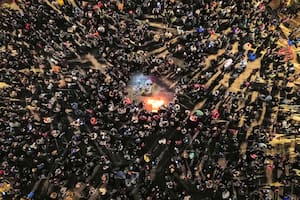 Los fans de Indio Solari comenzaron a despedirlo en Plaza de Mayo