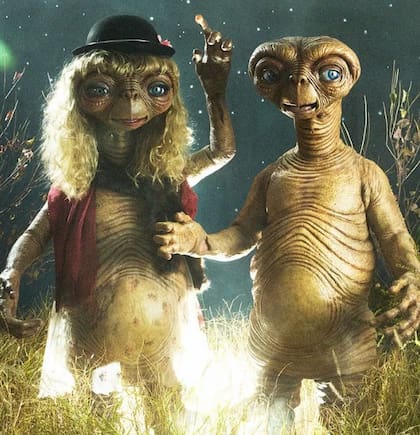 Los fantásticos disfraces de Heidi Klum y Tom Kaulitz emulando a E.T.
