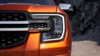 Los faros con forma de C, nuevo lenguaje de diseño de las pick ups del óvalo