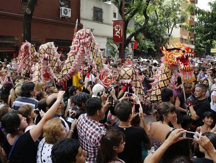 Los festejos, ayer, en la calle Arribeños, en Belgrano