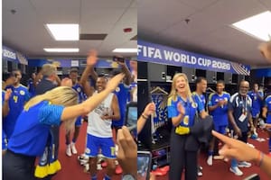 Máxima y Guillermo de Países Bajos festejaron el empate de Curazao bailando en el vestuario con los jugadores