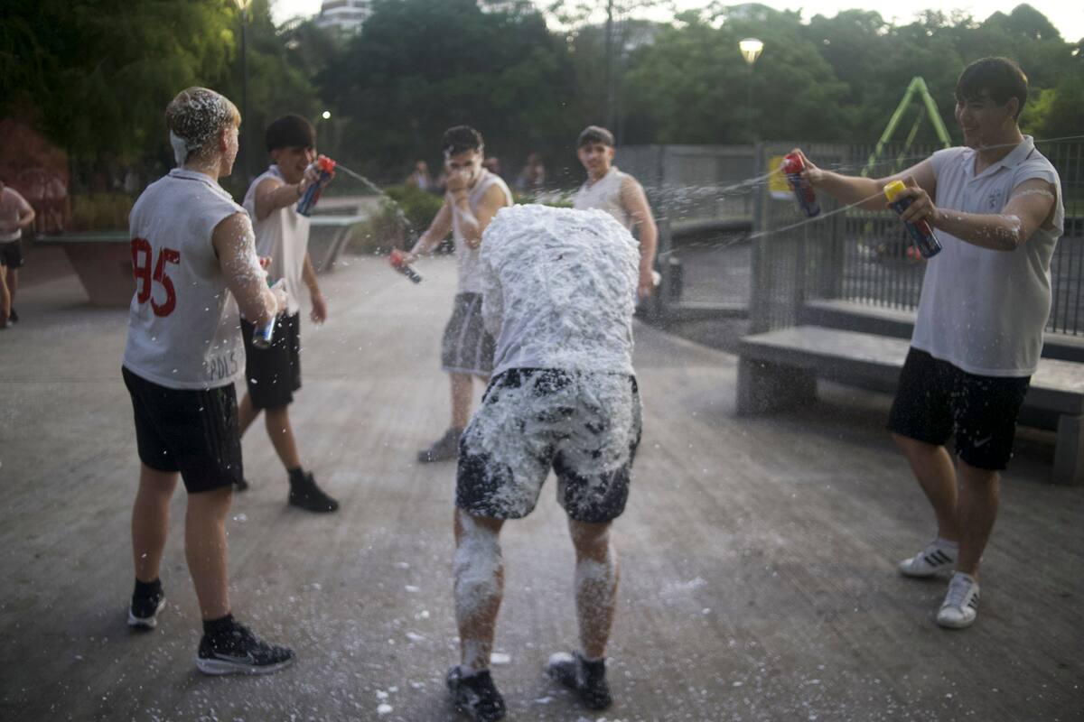 Los festejos por el UPD comienzan en la noche anterior al primer día del ciclo lectivo del secundario
