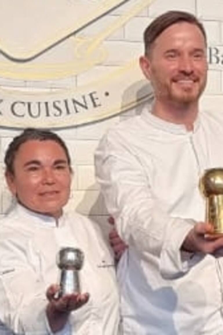 Los finalistas en el escenario del Faena Art Center