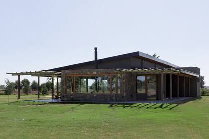 Los fines de semana abren las tranqueras de “La Reserva Fermier” para que los visitantes conozcan el proceso de elaboración de los quesos y puedan degustar.