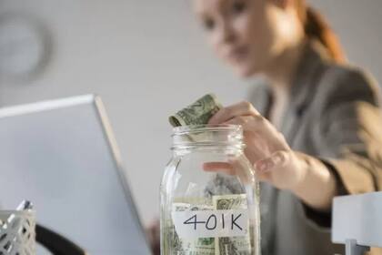 Los fondos de retiro 401K son beneficios que suelen recibir los empleados a tiempo completo de las empresas en EE.UU.