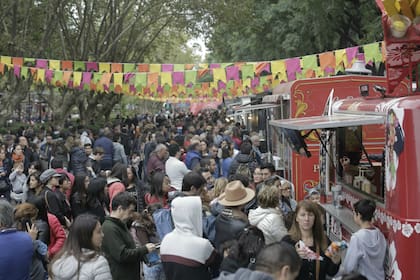Los food trucks, otra de las atracciones de la jornada en el Hipódromo