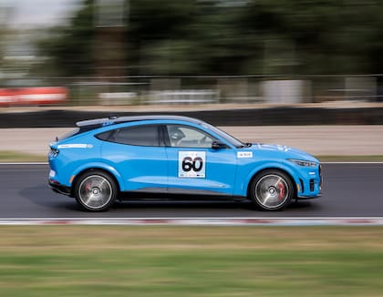 Los Ford Mustang Mach-E en las 24 horas de Buenos Aires