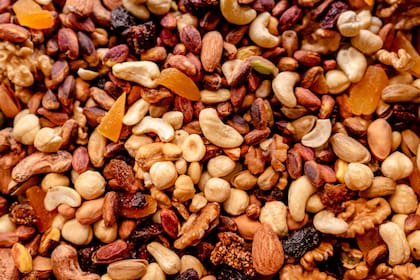 Los frutos secos entran dentro del grupo de alimentos que aportan aceites saludables