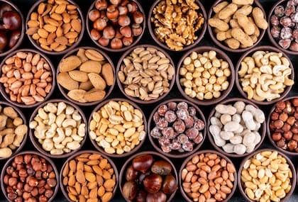 Los frutos secos mejora factores críticos como la presión arterial, el colesterol y el control del peso corporal